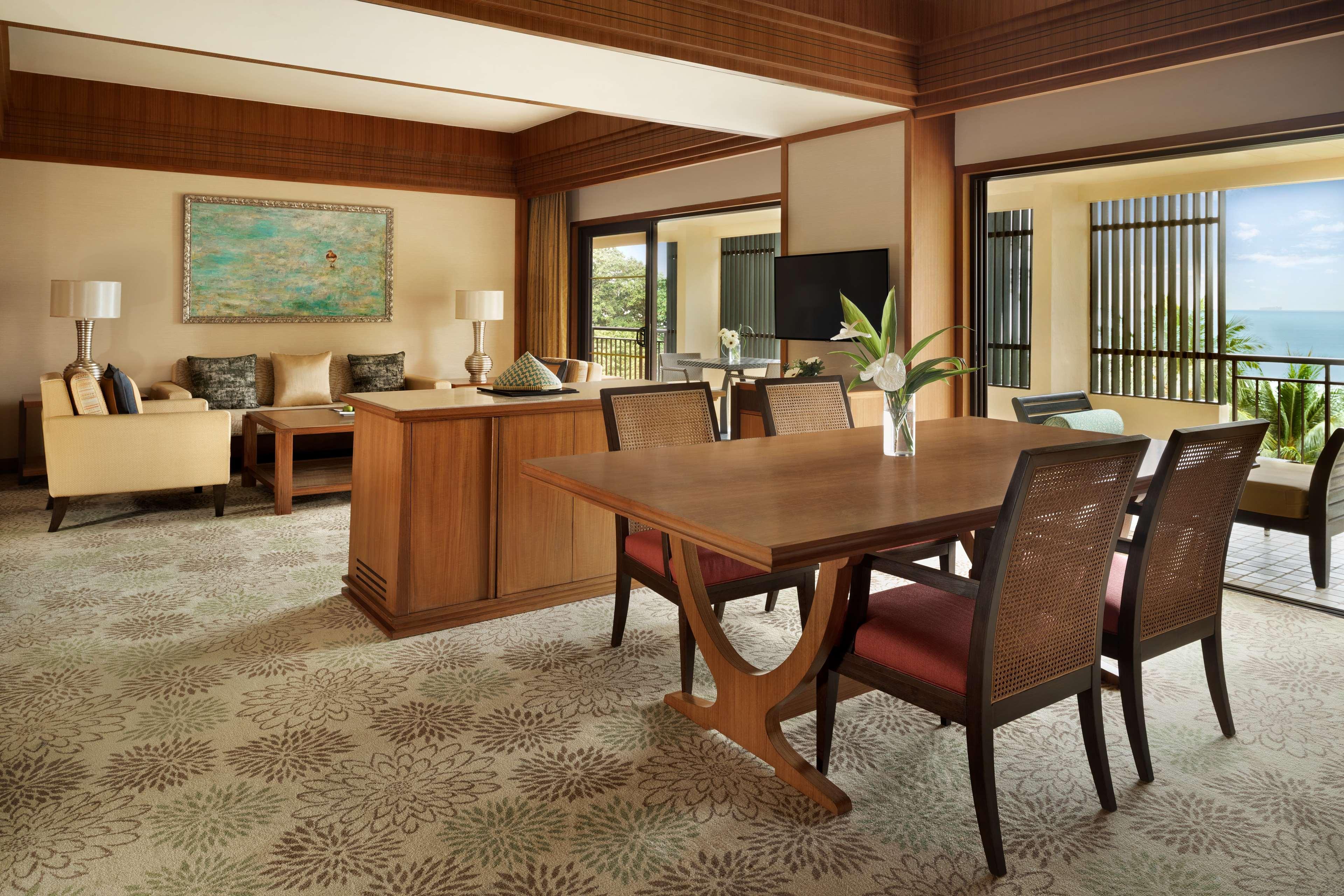 באטו פרינג'י Shangri-La Rasa Sayang, Penang מראה חיצוני תמונה A suite at the Four Seasons Resort Maui