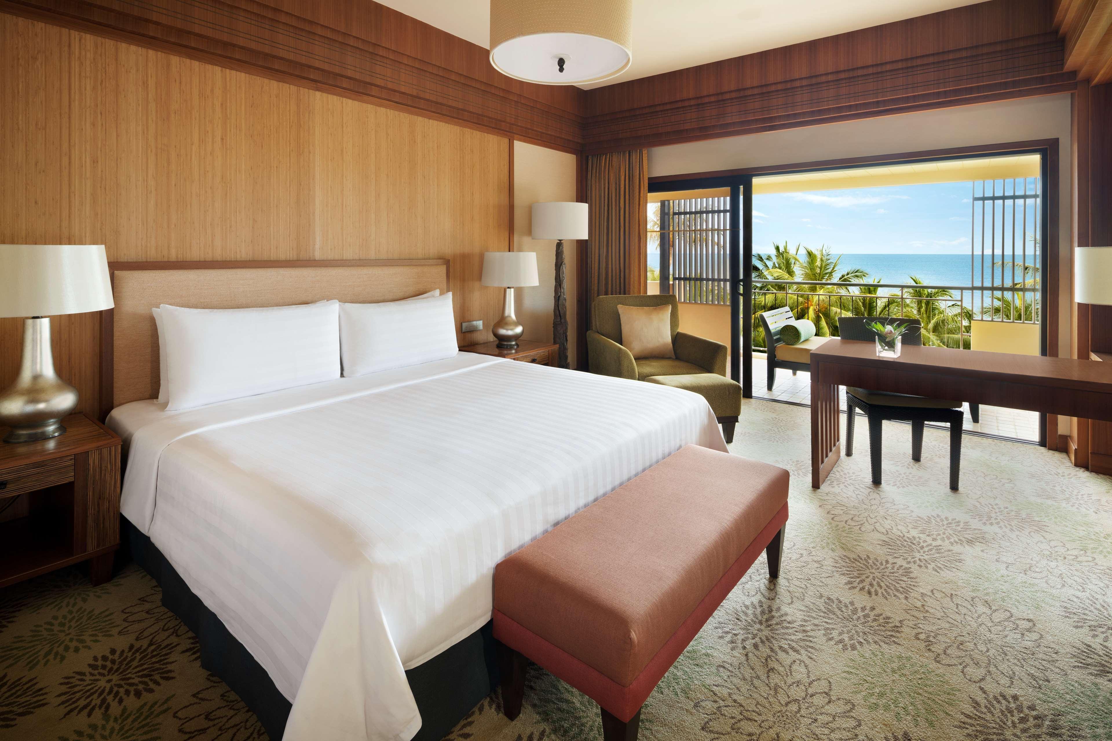 באטו פרינג'י Shangri-La Rasa Sayang, Penang מראה חיצוני תמונה A guest room at the Hilton Maldives Iru Veli