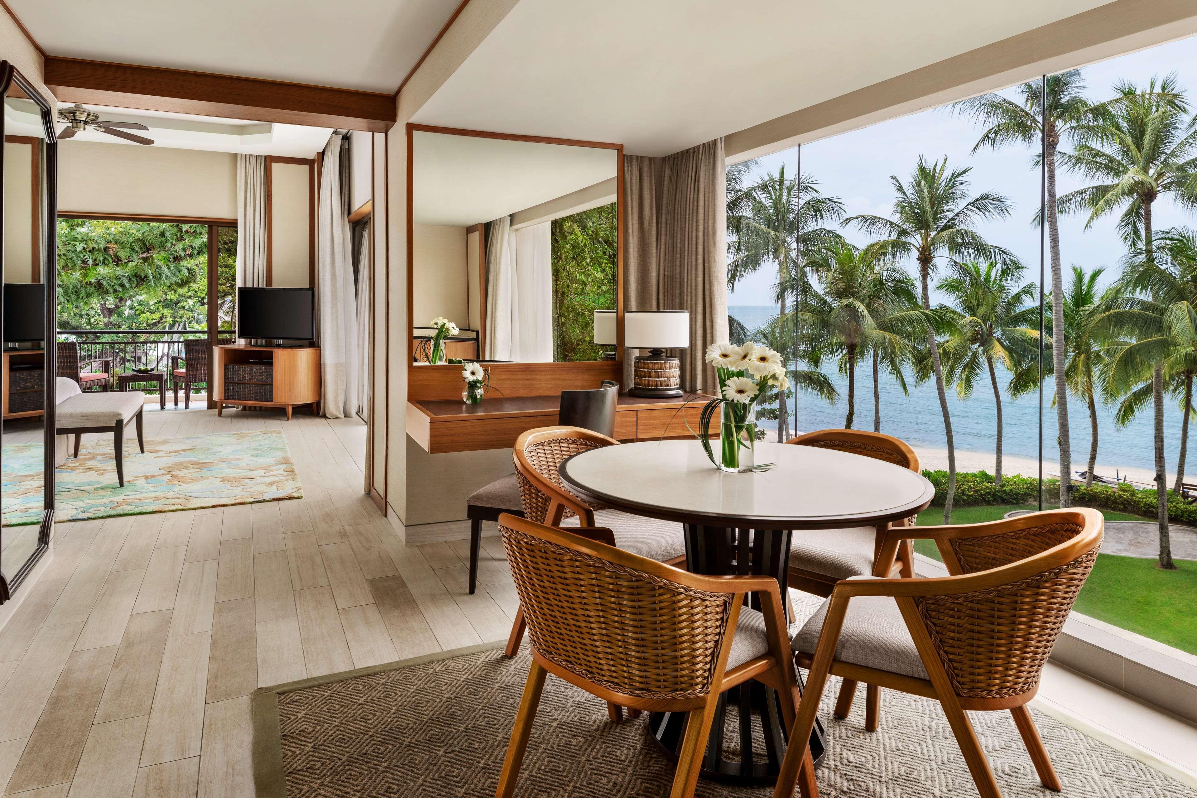 באטו פרינג'י Shangri-La Rasa Sayang, Penang מראה חיצוני תמונה A suite at the Westin Resort & Spa, Nusa Dua, Bali
