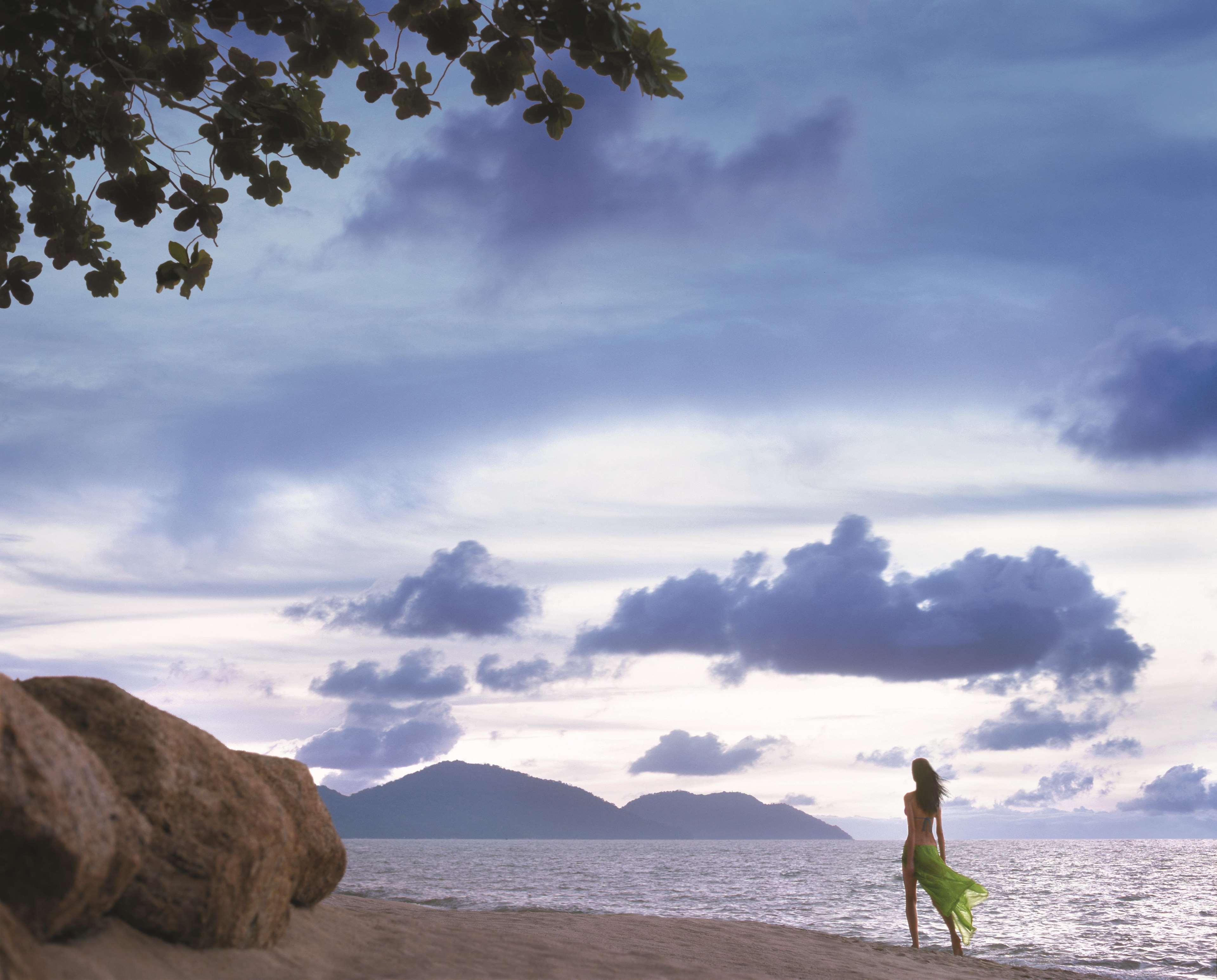 באטו פרינג'י Shangri-La Rasa Sayang, Penang מראה חיצוני תמונה Sunset at the beach