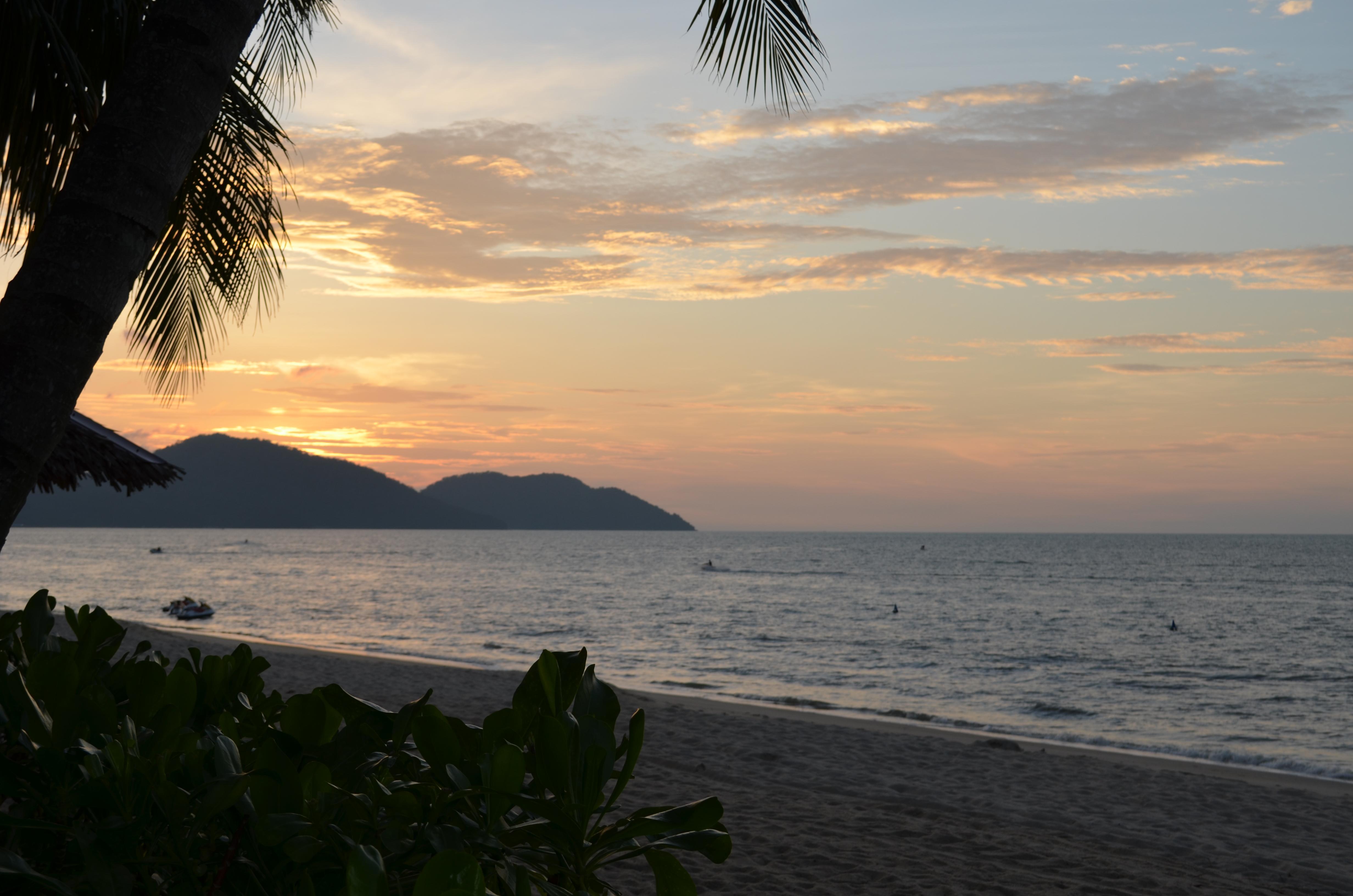 באטו פרינג'י Shangri-La Rasa Sayang, Penang מראה חיצוני תמונה Sunset at Tanjung Pulai